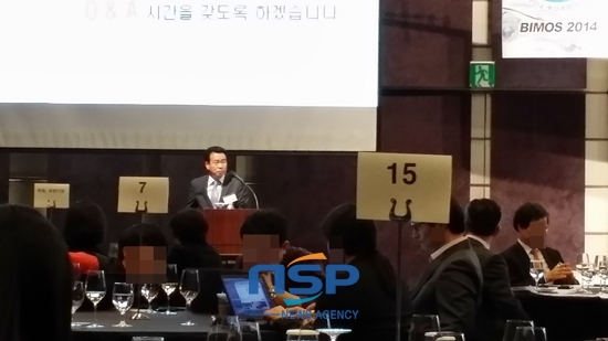 NSP통신-유동현 부산벡스코 전시1팀장이 부산모터쇼 불참의사를 통보한 쌍용차의 참여를 기다리고 있다고 말하고 있다.