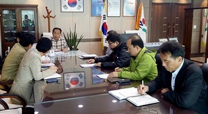 [NSP PHOTO]진태구 태안군수, 신진도항 유람선 실태점검