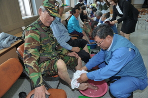 [NSP PHOTO]광양제철소, 보훈가족 초청 사랑과 감사의 세족 봉사