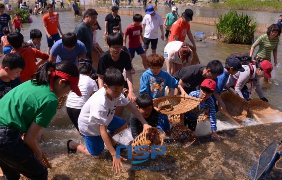 NSP통신-제16회 담양 대나무축제장에 마련되는 물고기 잡이 체험학습장. (담양군)