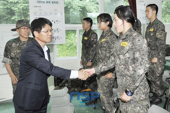 [NSP PHOTO][지역동정]김응권 우석대 총장, 학군사관후보생 격려 外