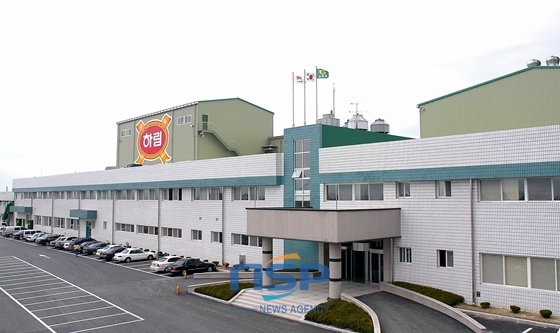 NSP통신-페이스북 통해 응모...매주 당첨자 1팀을 선정해 하림 즉석 삼계탕으로 밥차 방문 (하림)