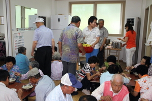 [NSP PHOTO][지자체동정] 함평 학교면번영회, 어르신에 점심 대접外···나주