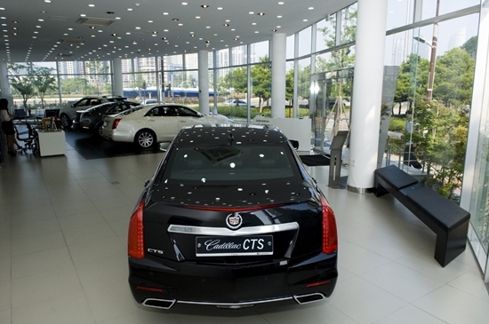 NSP통신-캐딜락 부산전시장 내부전경