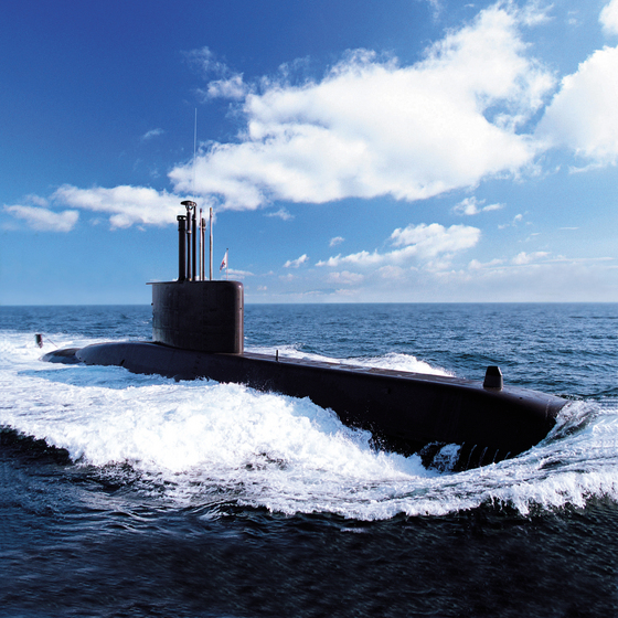 NSP통신-대우조선해양이 건조해 한국 해군에 인도한 209급 잠수함의 해상 시운전 장면