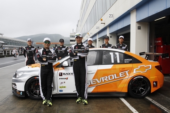 NSP통신-쉐보레 레이싱팀_4라운드 단체사진