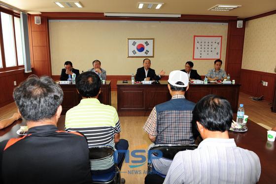 NSP통신-황선봉 예산군수가 31일 응봉면을 끝으로 첫 읍면순방을 성황리에 마쳤다.