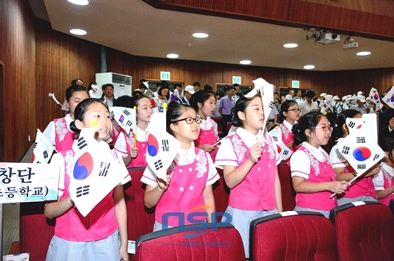 NSP통신-세종시가 오는 15일 세종시민회관 대강당에서 제69주년 광복절 경축행사를 열어 대한민국의 새로운 중심, 행복도시 세종의 힘찬 도약과 성장을 다짐한다. 사진은 지난해 세종시 광복절 경축행사 자료사진 (세종시)