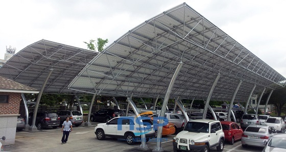 NSP통신-본청 민원인 주차장에 100Kw 규모의 태양광 발전설비 모습 (서산시)