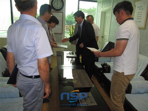 NSP통신-위촉장 수여 장면 (아산시)