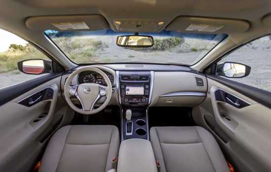 NSP통신-닛산 2015년형 알티마 앞좌석 모습
