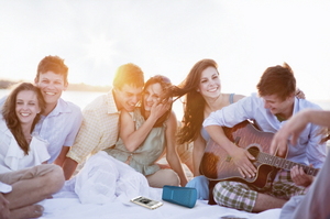 [NSP PHOTO]로지텍 스피커폰 기능 포함된 무선 블루투스 스피커 X300 내놔