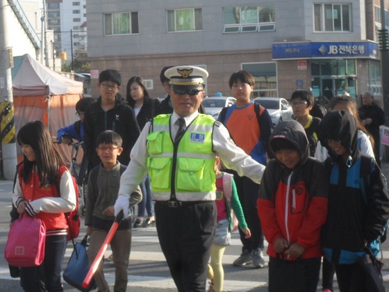 [NSP PHOTO]덕진서, 스쿨존 준법정신 지키기 캠페인