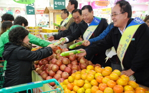 [NSP PHOTO]농협전남본부, 우수 농산물 가을걷이 장터 개설