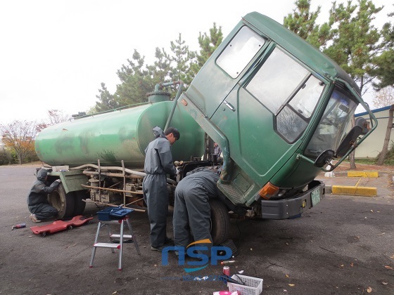 NSP통신-양돈농가 가축분뇨 수집․운반차량 23대를 대상으로 GPS, 중량센서, 영상장치 등 정보화기기의 부착을 완료했다 (사진제공=완주군청)