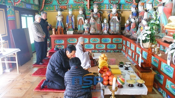 NSP통신-2일 모악산 대원사에서 최은순·김정숙할머니의 추도식이 열렸다 (전북대학교)