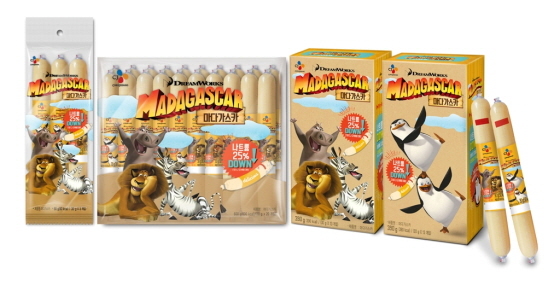 NSP통신-CJ제일제당이 애니매이션 영화 마다가스카의 동물 캐릭터를 패키지 디자인에 접목한 미니소시지 마다가스카 소시지를 출시했다. (CJ제일제당 제공)