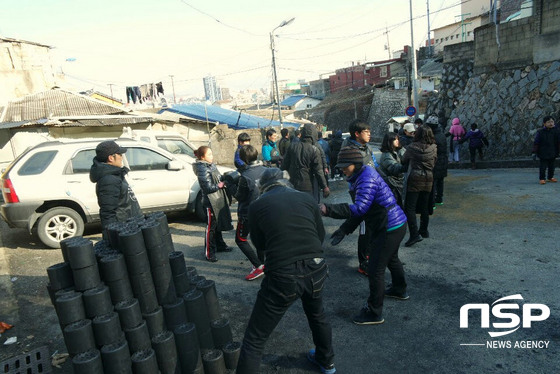 [NSP PHOTO]전주사랑의 청년봉사단 연탄봉사활동 실시