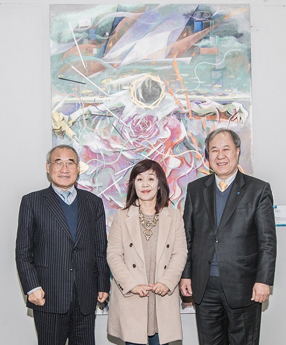 NSP통신-지난 23일 전주대에서 최미정작가가 성화 선한 목자 기증식을 가졌다