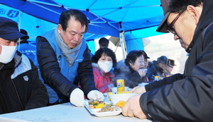 [NSP PHOTO]포스코건설, 황태현 사장 등 임직원 설 맞이 떡국나눔 행사 진행