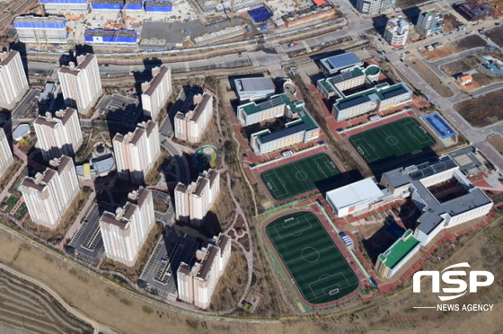 NSP통신-하늘에서 내려다본 나주혁신도시 빛가람초·중·고 스쿨컴플렉스 전경. (나주시)