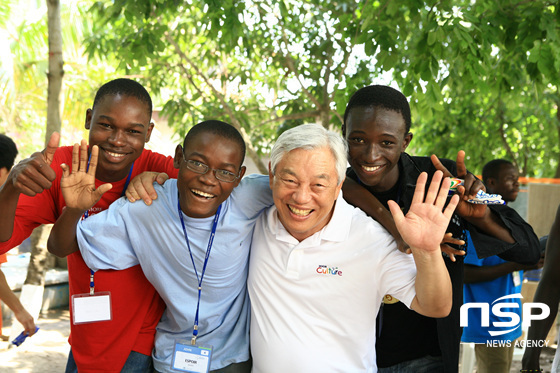 NSP통신-박옥수 목사와 IYF월드캠프에 참가한 아프리카 청소년들. (굿뉴스코 제공)