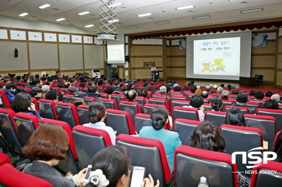 NSP통신-전남대병원이 지난 12일 2015 세계 콩팥의 날을 맞아 개최한 시민건강강좌. (전남대병원)