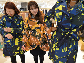 [NSP PHOTO]롯데백화점 부산본점, 봄 패션의 여왕 트렌치코트 선보여