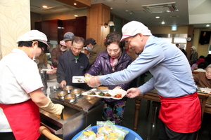 [NSP PHOTO]광주 동구 공직자, 사랑의 식당 배식봉사 펼쳐