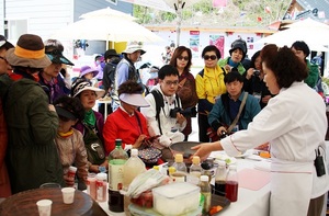 [NSP PHOTO]장수군, 사과꽃 마을축제 성황리 성료