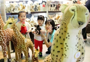 [NSP PHOTO]신세계백화점 센텀시티점, 어린이날 도심속의 동물원 한사토이 선물하세요