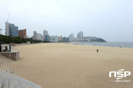 NSP통신-올여름 해운대해수욕장을 찾은 관광객들은 두 배로 넓어진 백사장에서 더욱 풍성한 즐길거리를 누릴 수 있을 전망이다. (해운대구 제공)