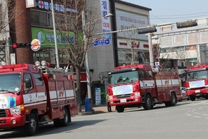 [NSP PHOTO]아산소방서, 소방차 길 터주기 훈련 실시