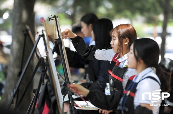 NSP통신-22일 조선대에서 열린 전국학생미술실기대회. (조선대)
