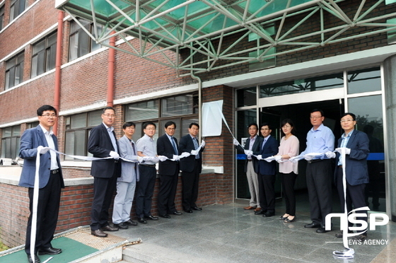 NSP통신-24일 열린 조선대 공동장비운영센터 현판식. (조선대)