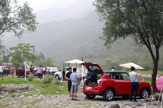 NSP통신-사진은 27일 북경만상화원호텔부터 청수만까지 약 50Km에 이르는 고속도로 및 비포장도로 구간에서 진행된 티볼리 미디어 시승행사의 모습.