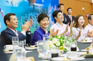 [NSP PHOTO]박근혜 대통령, 광주U대회 성공개최 격려 오찬 가져