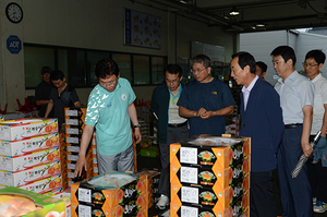 [NSP PHOTO]이환주 남원시장, 원예농협 농산물 경매장 민생투어