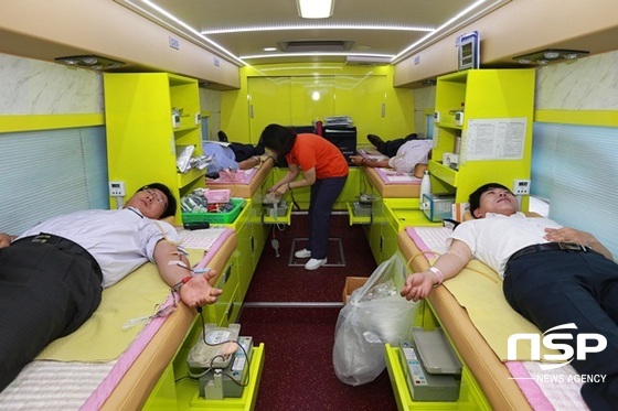 NSP통신-전남교육청이 7일 사랑의 헌혈 운동을 펼치고 있다. (전남교육청)