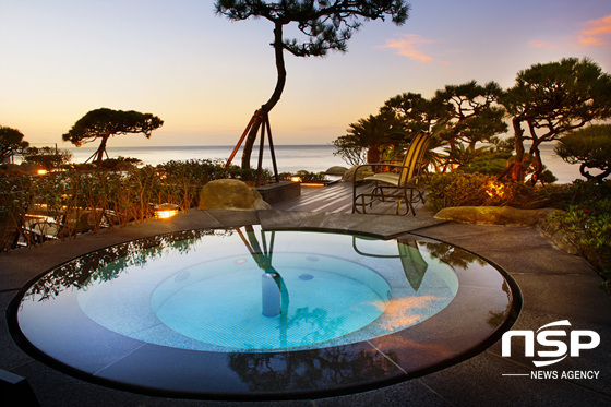 NSP통신-파라다이스호텔 부산의 야외 오션 풀 오션스파 씨메르 (파라다이스호텔 제공)