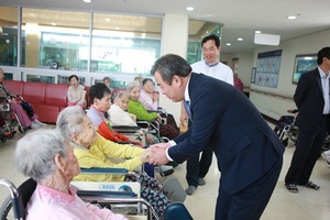 [NSP PHOTO]곡성군, 추석 맞아 사회복지시설 위문 활동