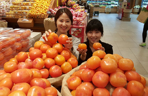[NSP PHOTO]신세계백화점 센텀시티점 붉은 보약 연시 선보여