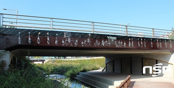 NSP통신-어가행렬이라는 역사적 사실을 표현한 온천천 생태하천이 다양한 볼거리를 제공하고 있다 (아산시)