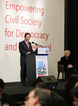 [NSP PHOTO]정의화 국회의장,이제는 민주주의가 인류의 보편적 가치