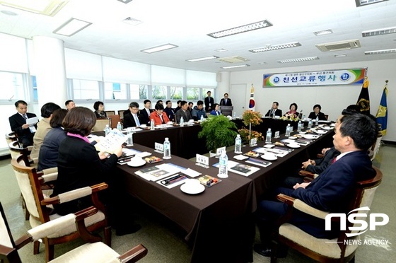 NSP통신-광주 광산구의회가 최근 자매결연 의회인 부산 동구의회를 방문해 대화하고 있다. (광주 광산구의회)