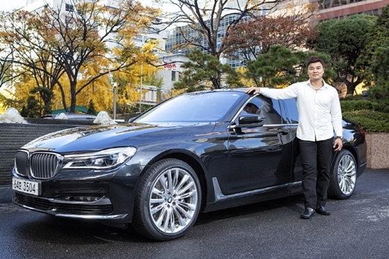 NSP통신-추신수 선수 의전 차량 BMW 플래그십 세단 뉴 7시리즈(750Li xDrive Prestige)