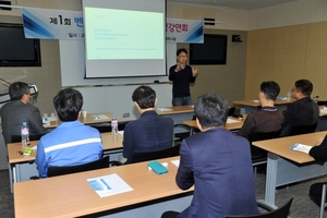 [NSP PHOTO]광양창조경제혁신센터, 성공적인 벤처창업 위한 강연회 개최