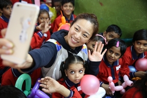 [NSP PHOTO]아시아나항공, 인도 뉴델리 빈민학교서 봉사활동 전개