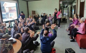 [NSP PHOTO]장흥군 실버댄스팀, 재능기부 순회공연 화제