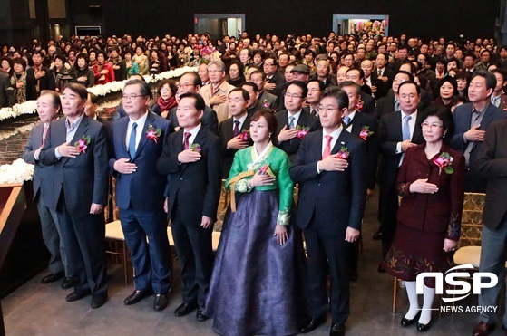 NSP통신-지난 3일 부산 연제구 국제신문사 4층 대강당에서 진행된 도시전문가 이주환의 도시, 사람 그리고 희망 출판기념회 모습.